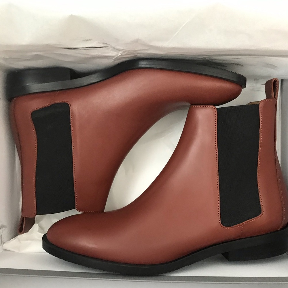 Everlane Chelsea Boots